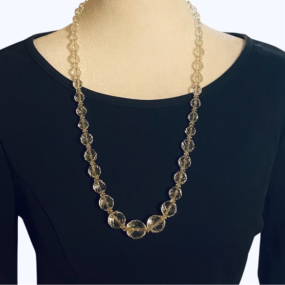 Vintage Faceted Glass Graduated Bead Necklace Timeless Elegance - Picture 5 of 8